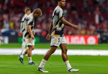 Bóng đá xôi lạc và Tottenham khơi dậy đam mê bóng đá Việt qua ẩm thực sân vận động